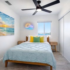 New Top Floor Bayview Apt Steps to Bay & Boardwalk
