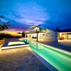 Luxe Private Hilltop Escape Pool & Spa 360-views