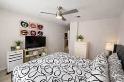 Stylish 1BR Apartment in Little Italy - Image 4