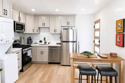 New! Modern 1BR Patio Apartment 3 blocks to Ocean - Image 5