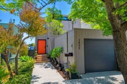 Walkable Tranquil Treetop Escape | Near Everything - Image 2