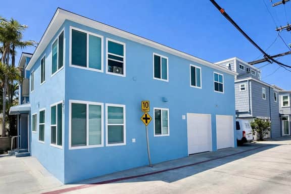 New & Modern with Parking Steps to Bay & Boardwalk - Image 3