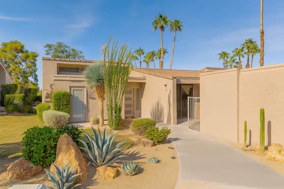 Modern Home Ironwood Country Club with Pool & Spas - Image 2