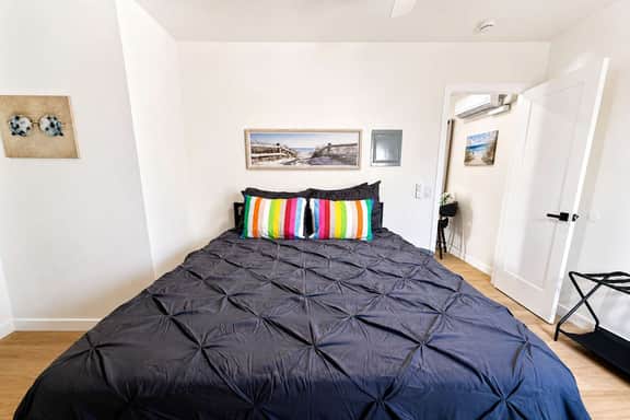 New! Modern 1BR Patio Apartment 3 blocks to Ocean - Image 4