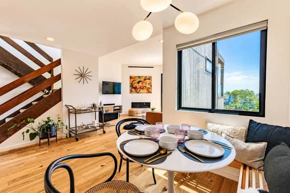 Walkable Tranquil Treetop Escape | Near Everything - Image 5